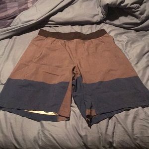 Lululemon Shorts L